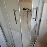 דירה Tihi